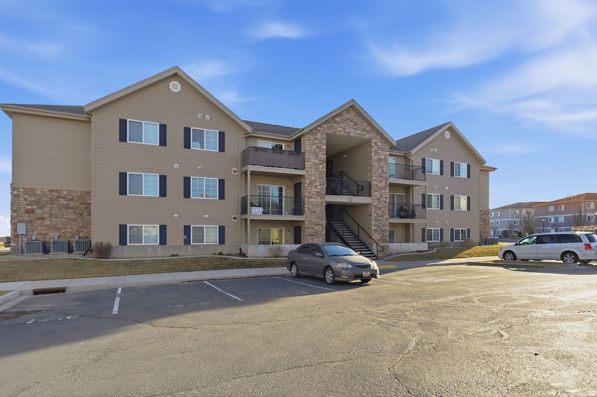 HILLCREST CONDO - Residential