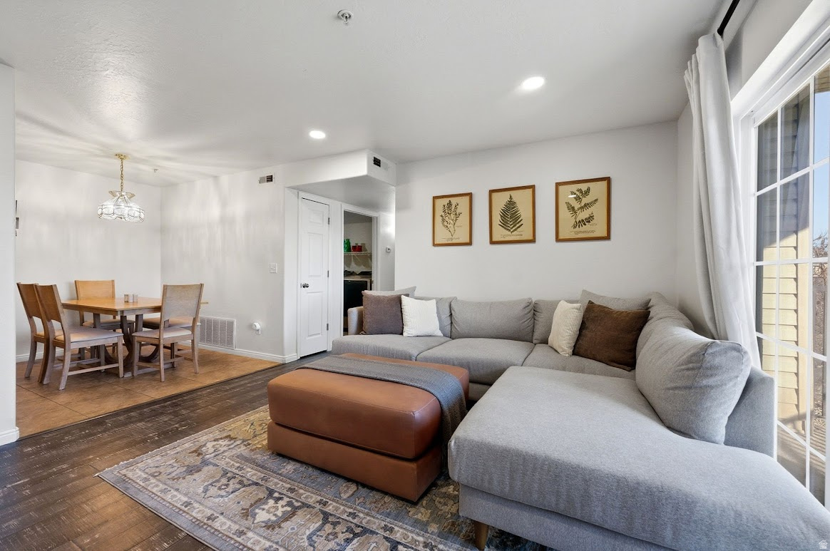 HILLCREST CONDO - Residential