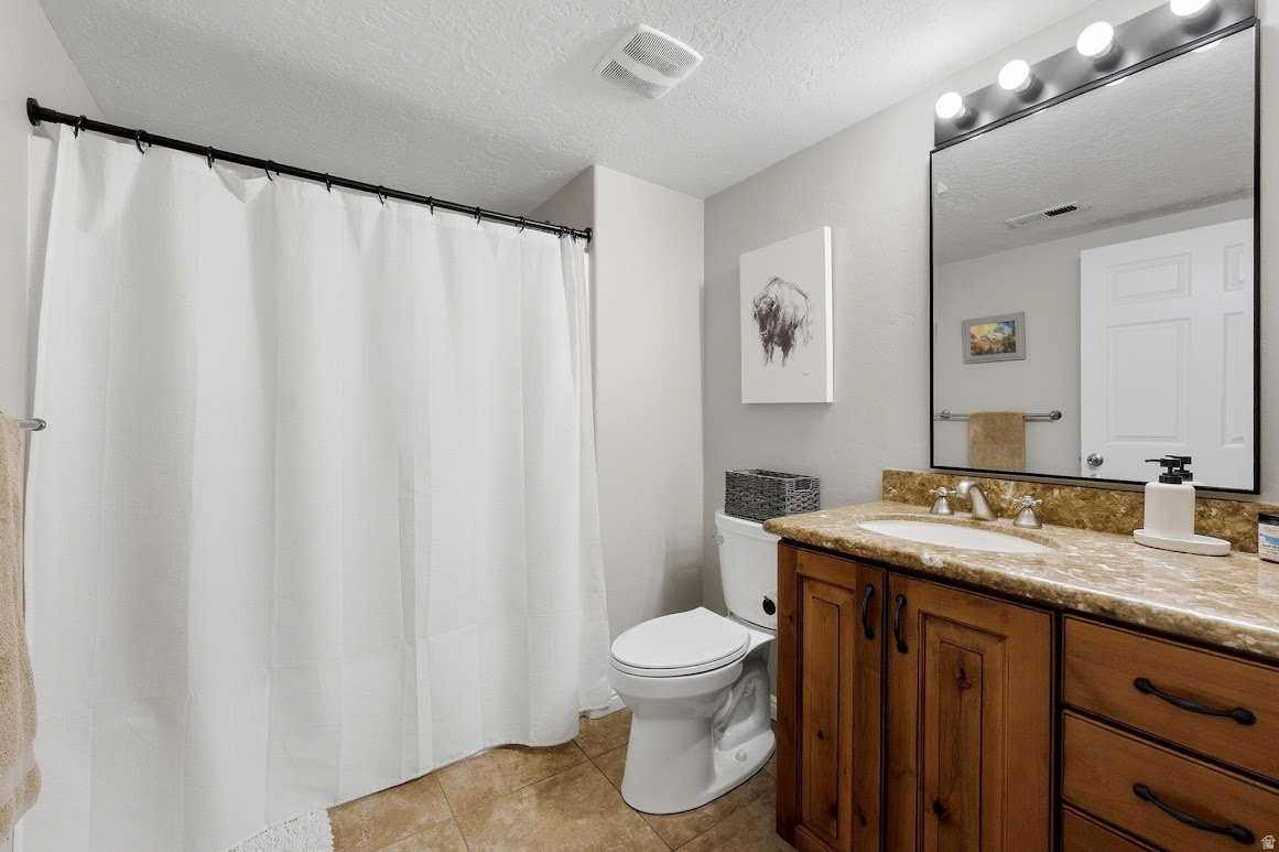 HILLCREST CONDO - Residential