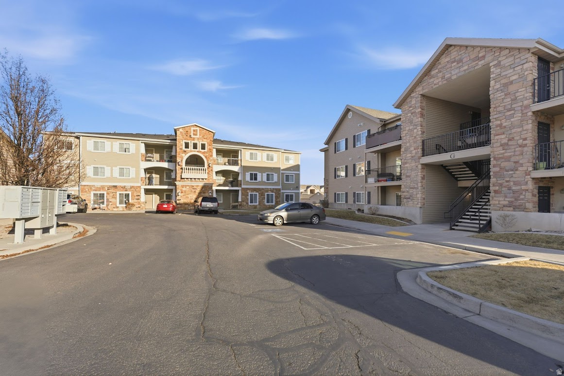 HILLCREST CONDO - Residential