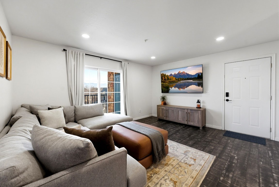 HILLCREST CONDO - Residential