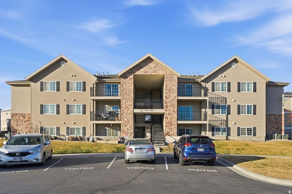 Photo of 1936 N CREST RD, Saratoga Springs, UT 84045 (MLS # 2135060)