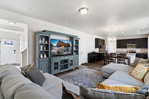 Tiny photo for 3176 N 1450 E, Layton, UT 84040 (MLS # 2137888)