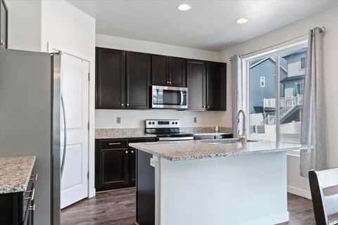 Tiny photo for 3176 N 1450 E, Layton, UT 84040 (MLS # 2137888)