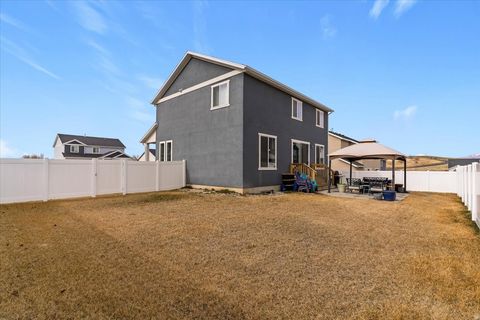 Tiny photo for 3176 N 1450 E, Layton, UT 84040 (MLS # 2137888)