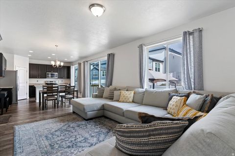 Tiny photo for 3176 N 1450 E, Layton, UT 84040 (MLS # 2137888)