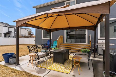 Tiny photo for 3176 N 1450 E, Layton, UT 84040 (MLS # 2137888)