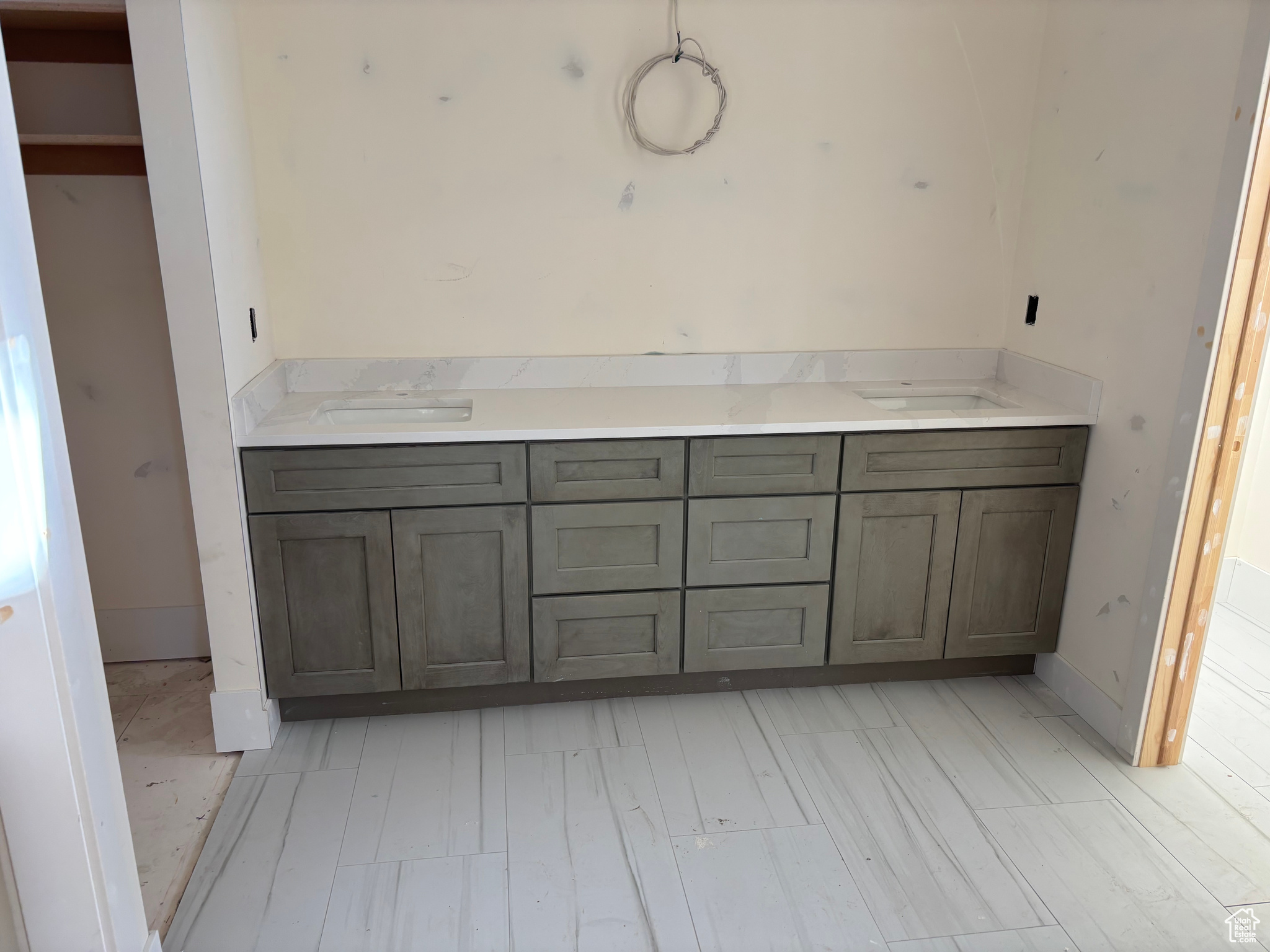 MAJESTIC HEI - Residential