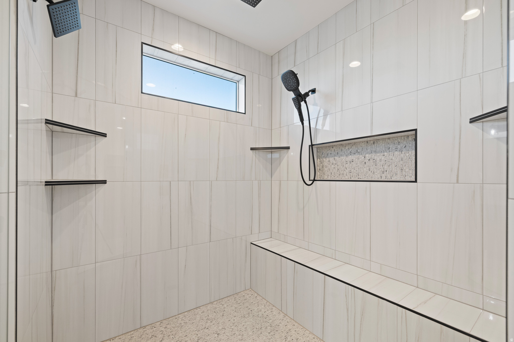 MAJESTIC HEI - Residential