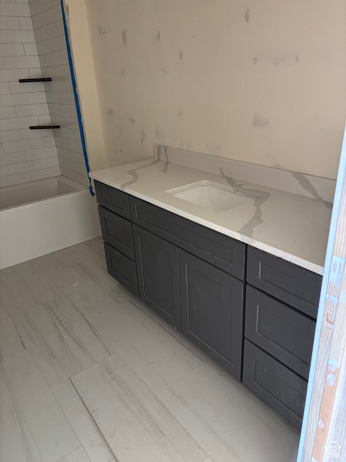 MAJESTIC HEI - Residential