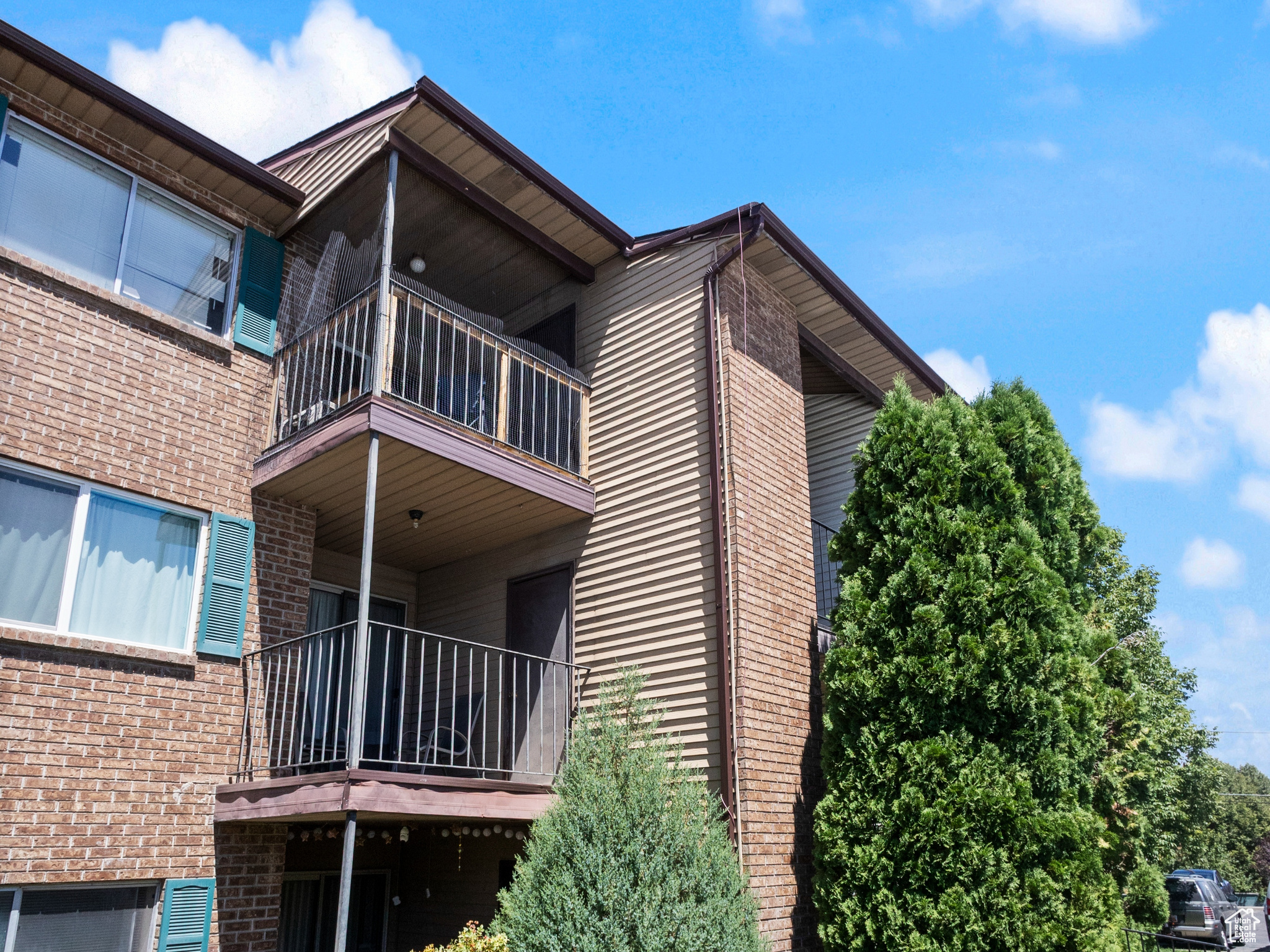 OAK MEADOWS - Residential