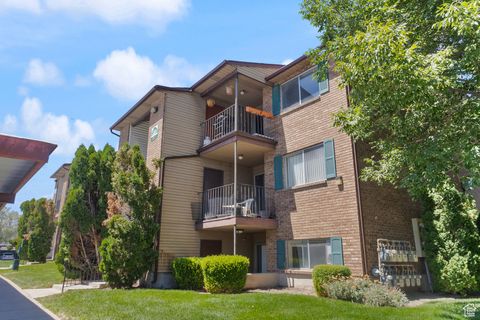 Photo of 4148 S OAK MEADOWS DR #31, Taylorsville, UT 84123 (MLS # 2105513)