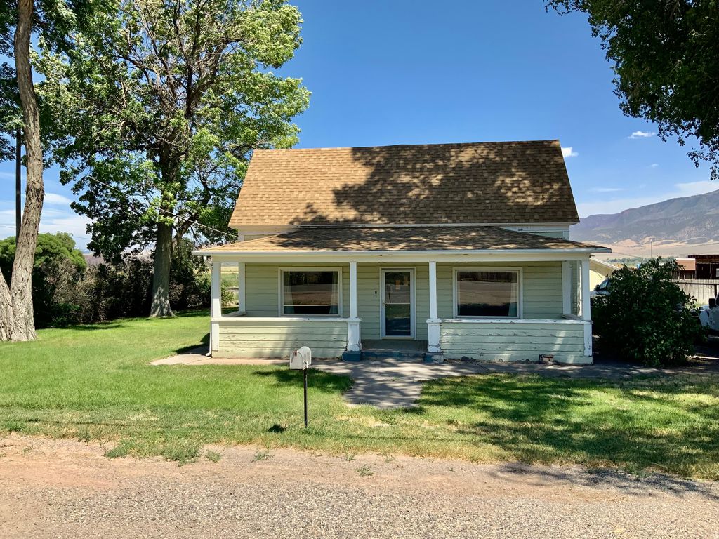 Photo of 630 N MAIN ST, Central Valley, UT 84754 (MLS # 2134972)