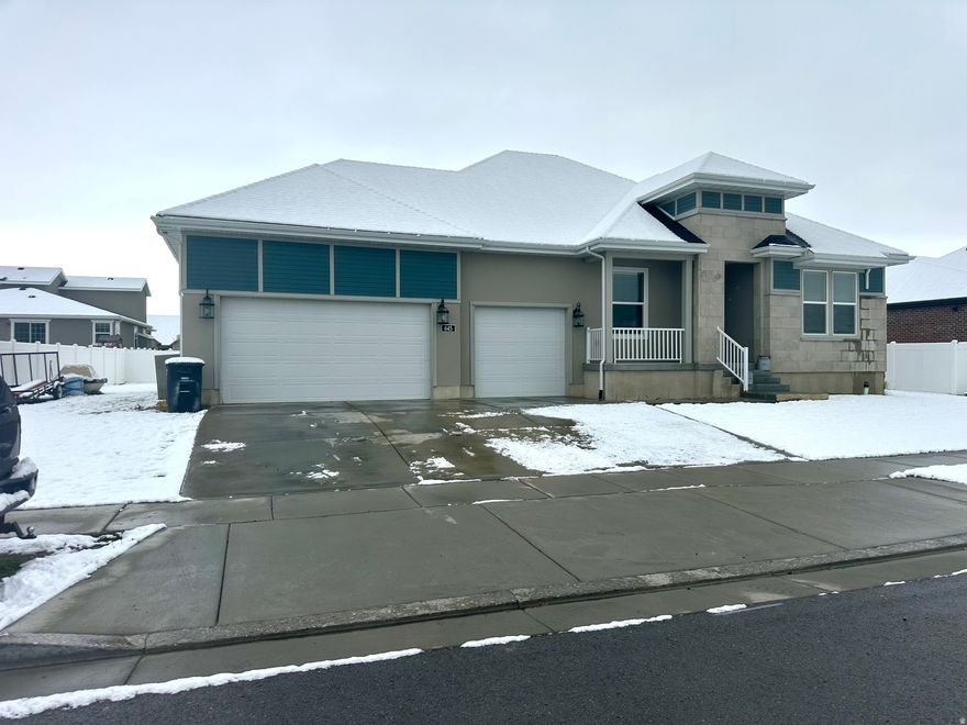 Beautiful home, lots of space, 3 bedrooms upstairs, 1 bedroom downstairs w/separate hang out room, large kitchen, beautiful granite counter tops, white cabinets, 2 kitchen sinks, big living room w/fireplace, beautiful flooring, large den could be a bedrm.
