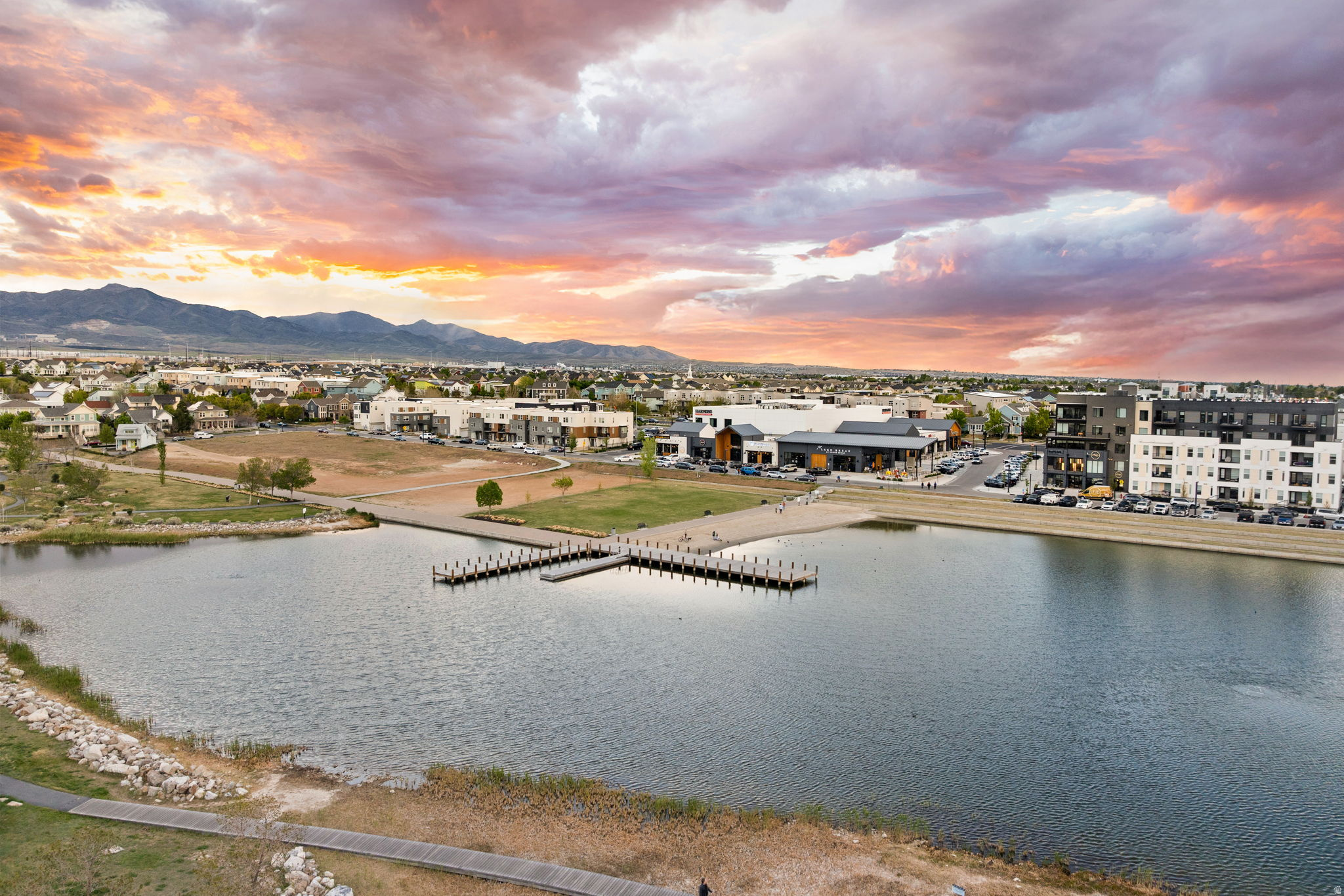 DAYBREAK - Residential