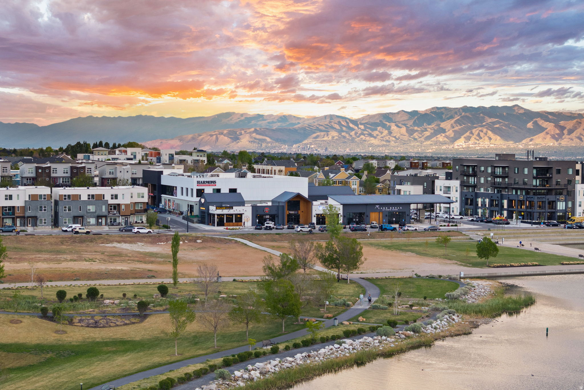 DAYBREAK - Residential