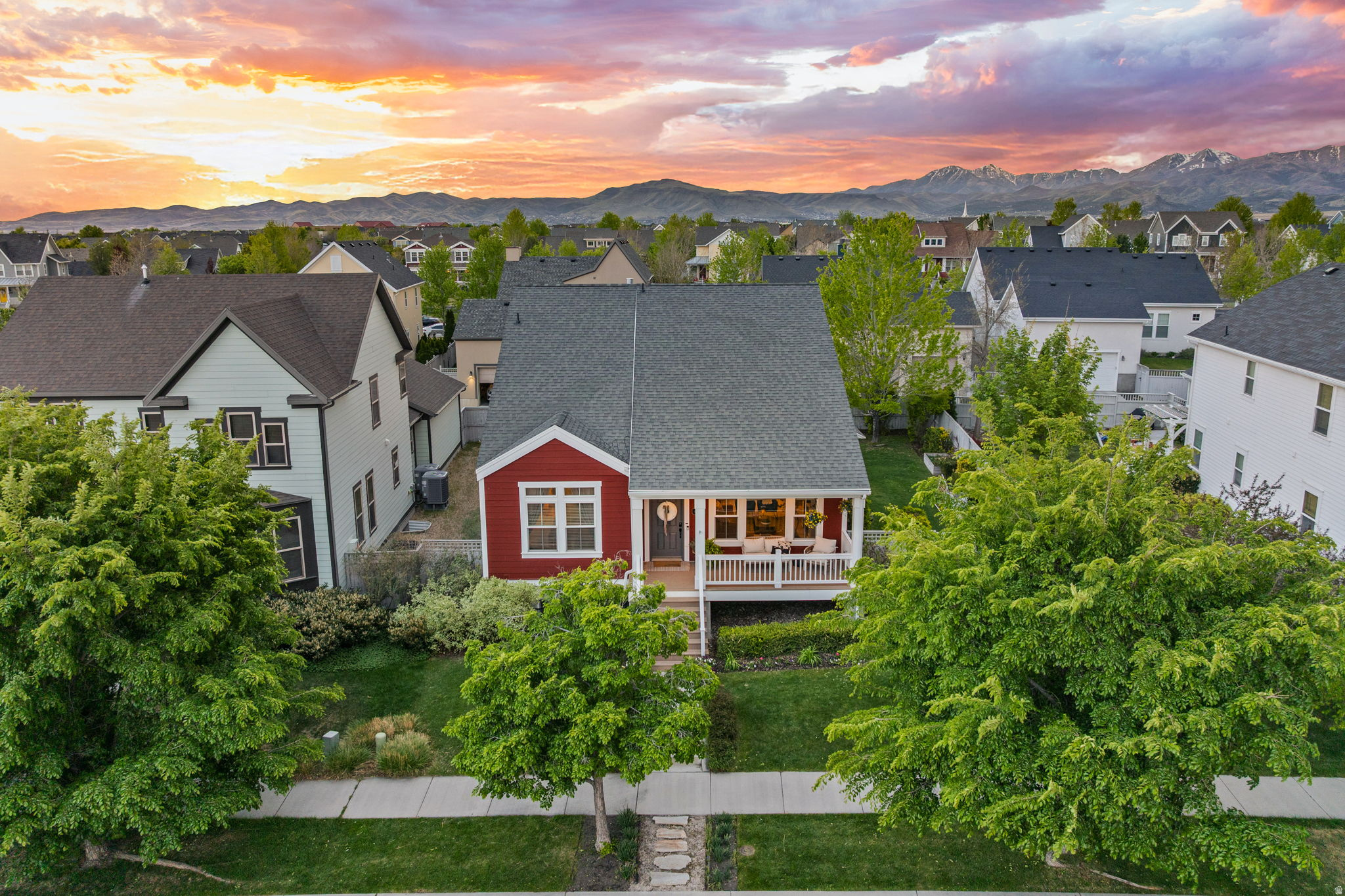 DAYBREAK - Residential