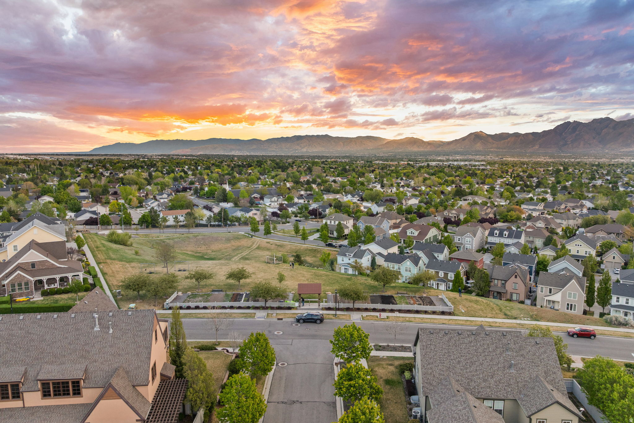 DAYBREAK - Residential