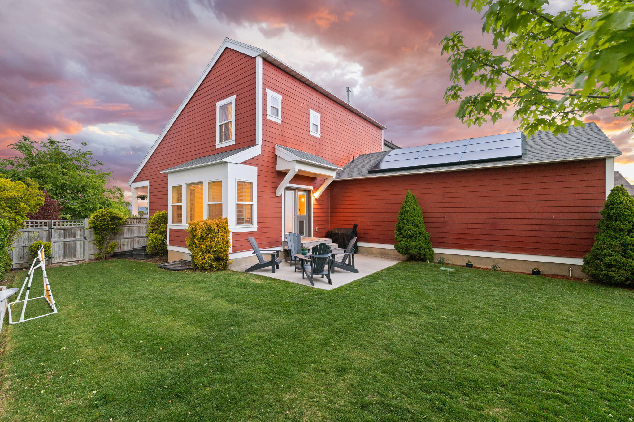 DAYBREAK - Residential