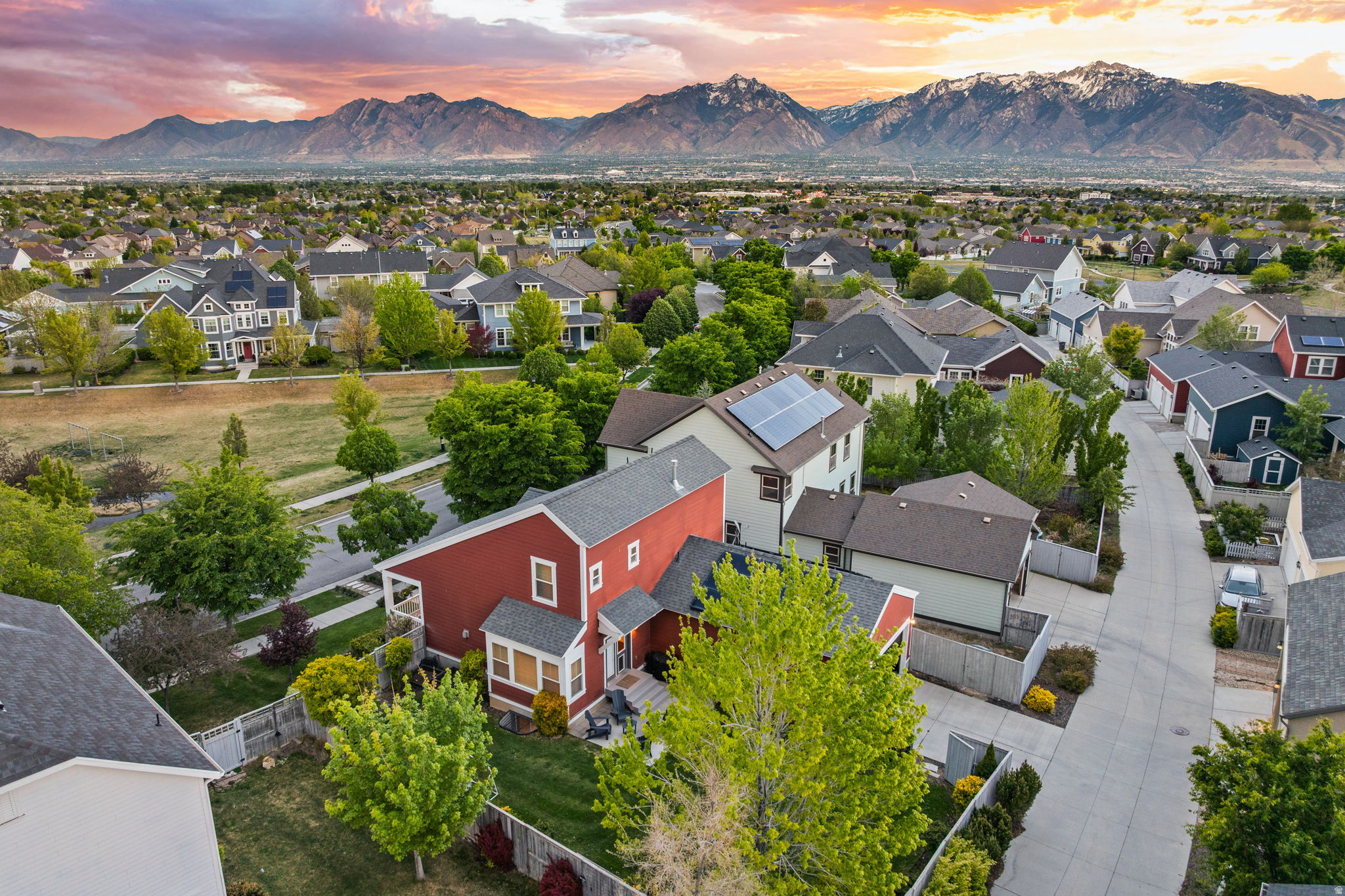 DAYBREAK - Residential