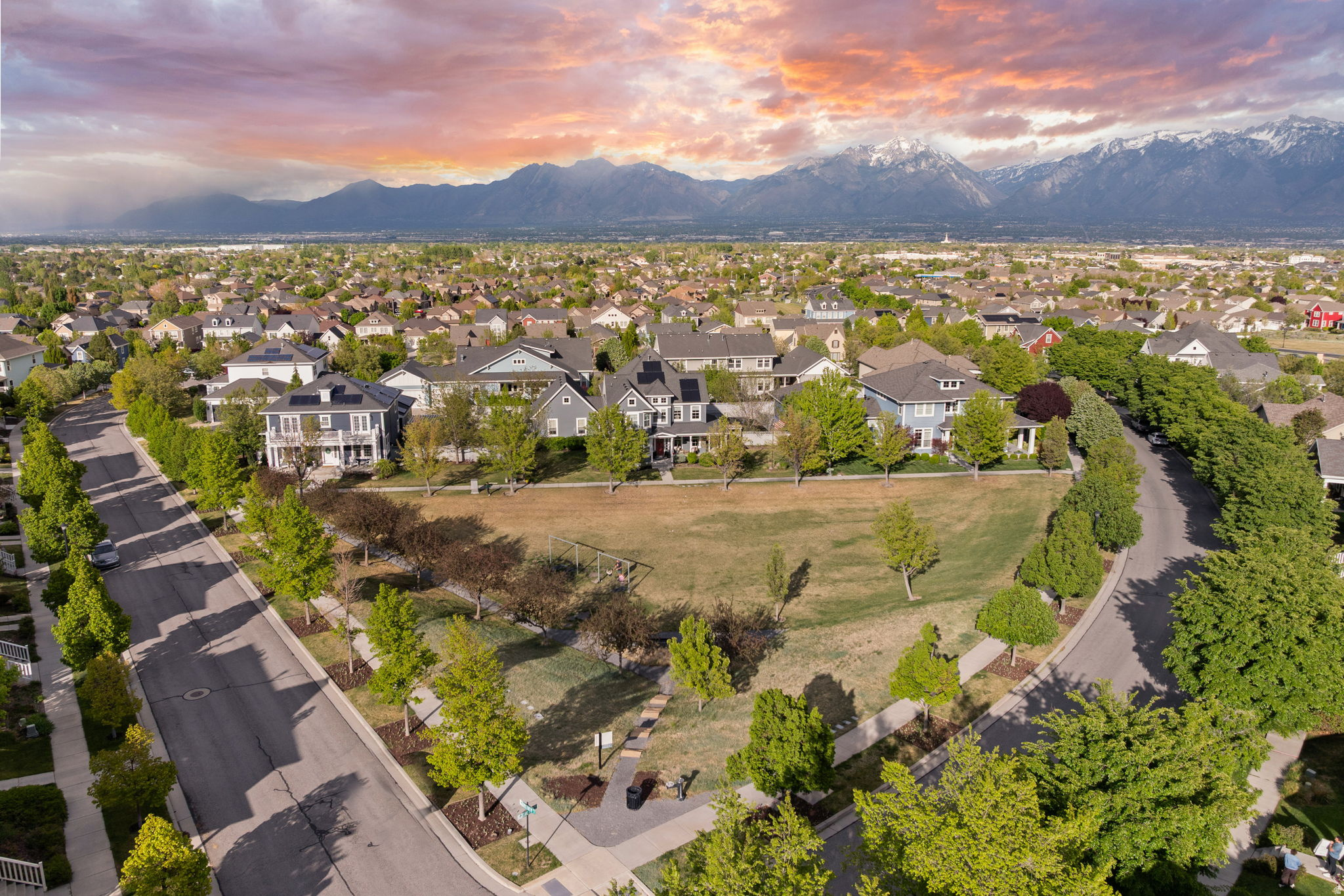 DAYBREAK - Residential