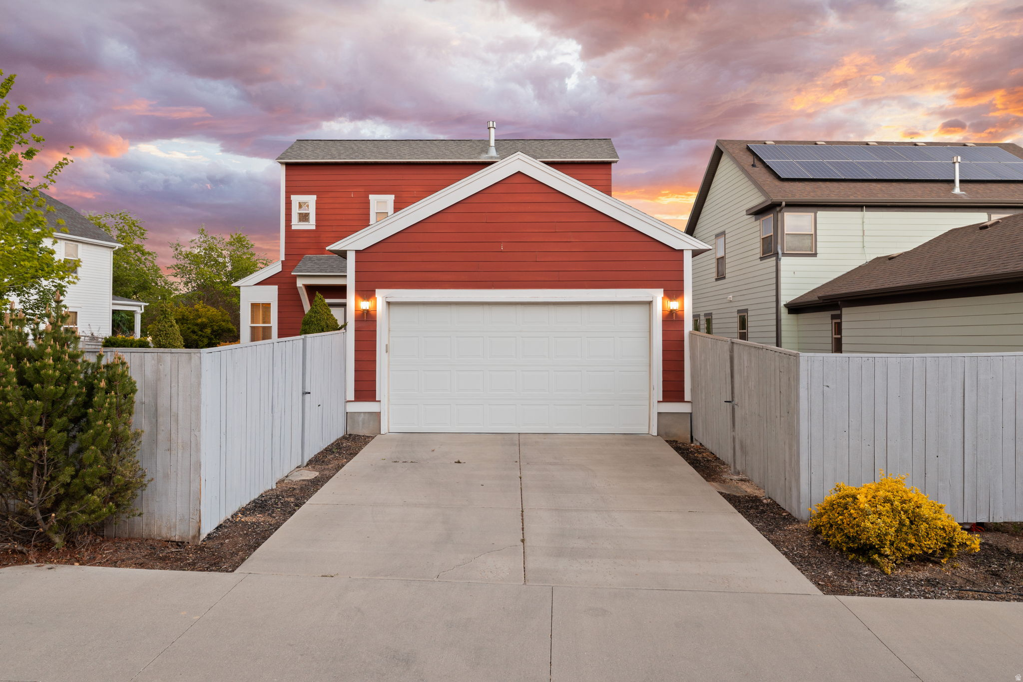 DAYBREAK - Residential