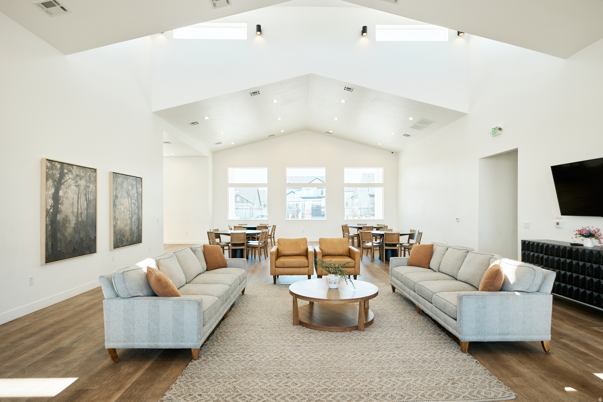 MOUNTAIN RIDGE - Residential