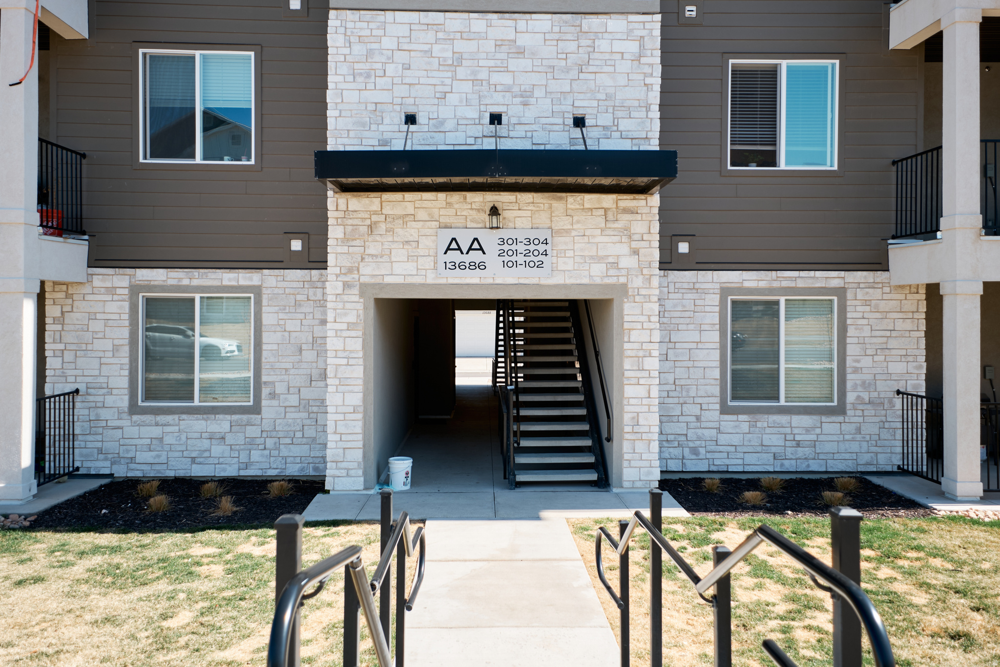 MOUNTAIN RIDGE - Residential