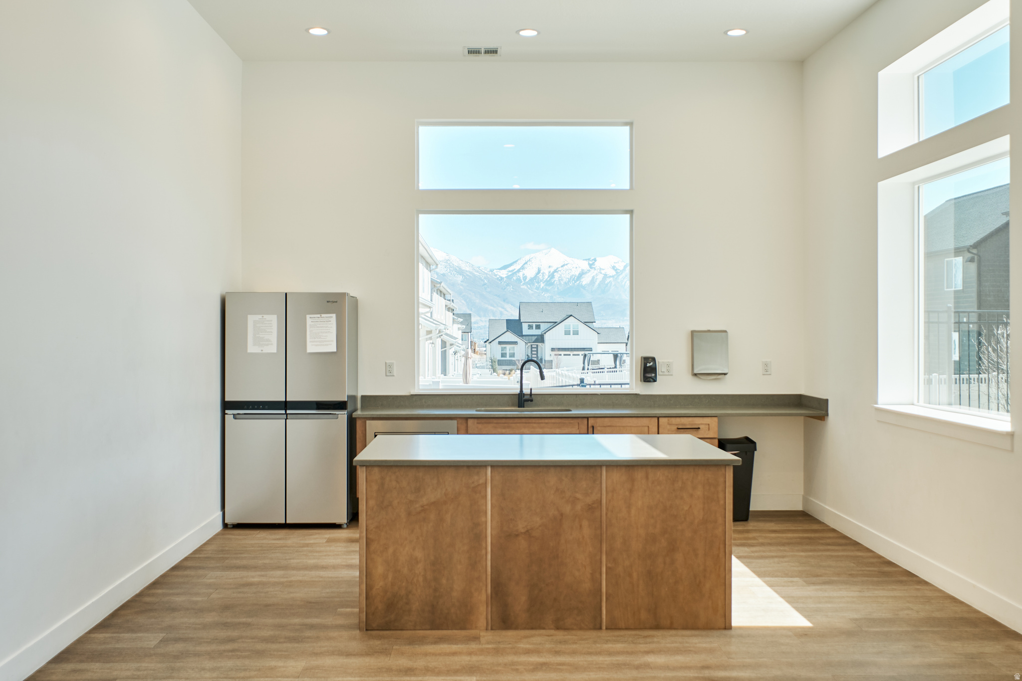 MOUNTAIN RIDGE - Residential