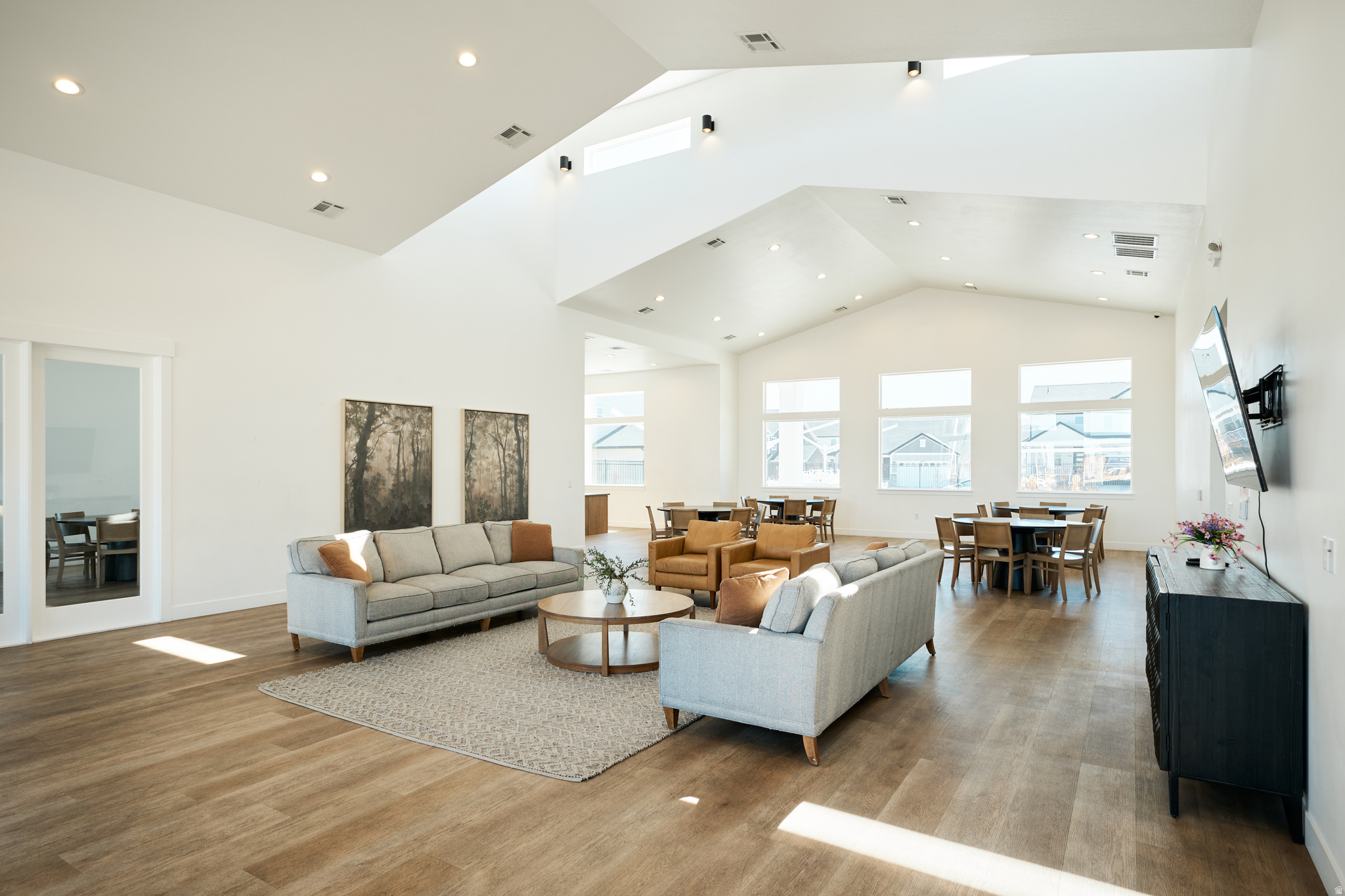 MOUNTAIN RIDGE - Residential