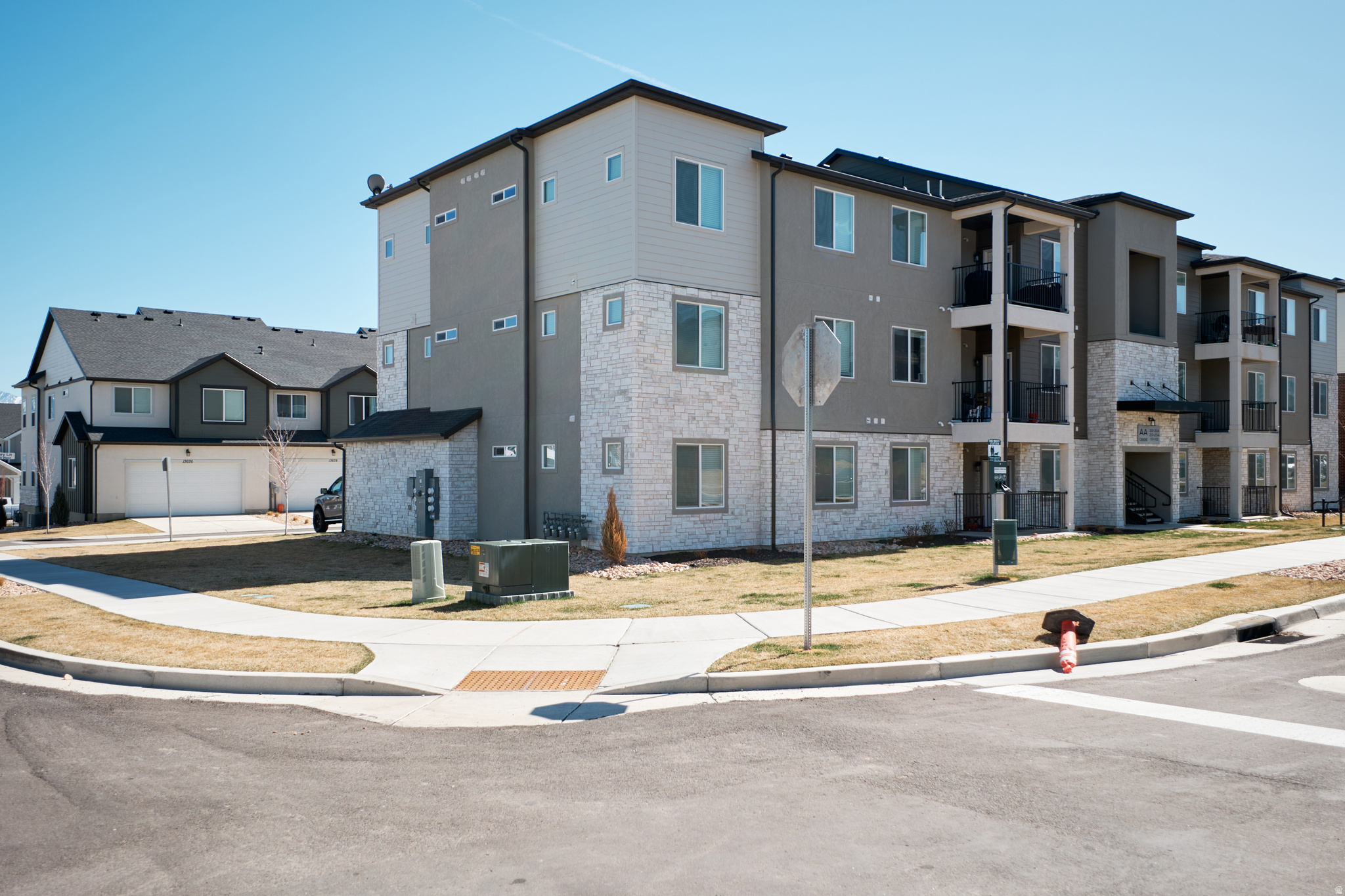 MOUNTAIN RIDGE - Residential