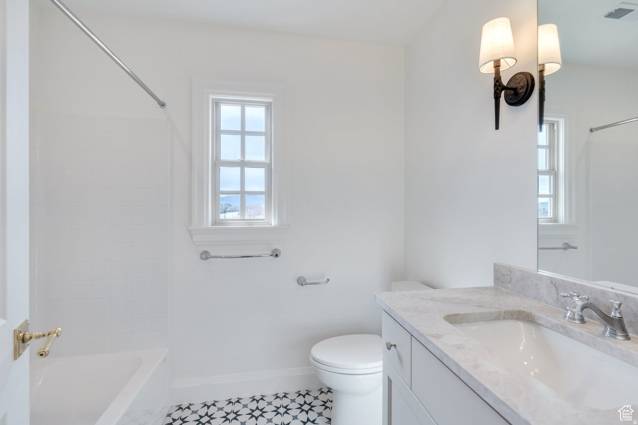 CAMDEN COMMONS - Residential