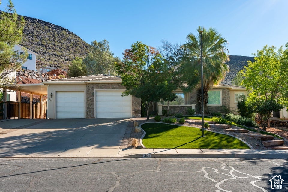 Photo of 304 N STONE DR, Saint George, UT 84770 (MLS # 2191980)