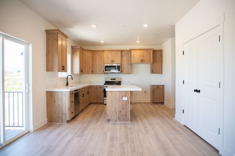 Tiny photo for 531 E 720 N LOT #2 N, Salem, UT 84653 (MLS # 2134135)