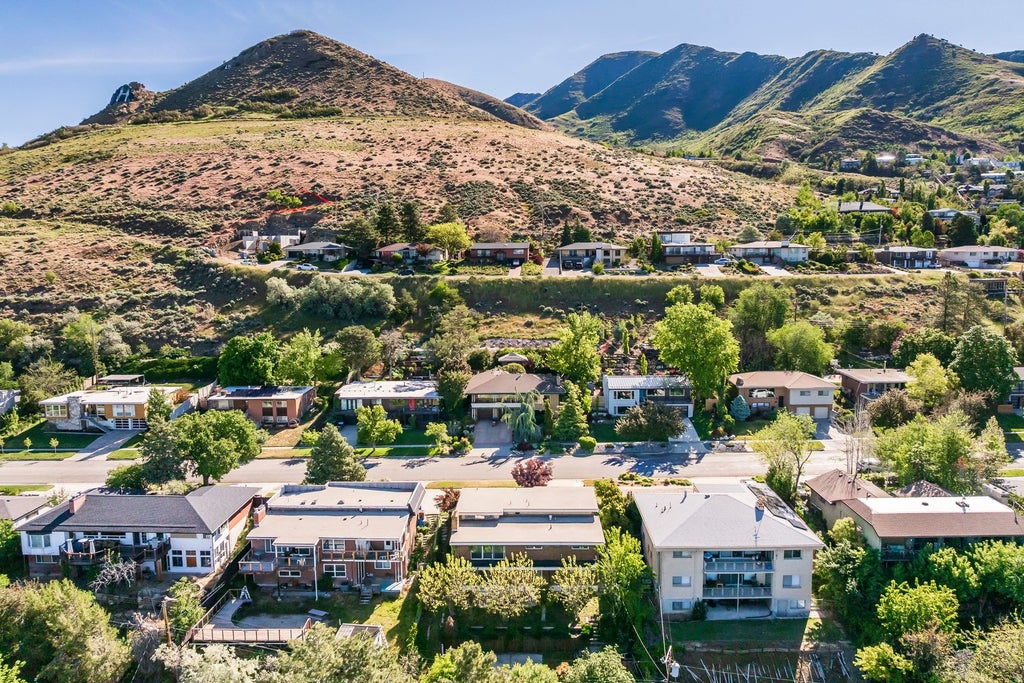 Photo of 1986 S WASATCH DR E, Salt Lake City, UT 84108 (MLS # 2169107)