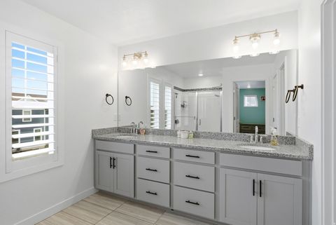 Tiny photo for 11594 S SKYWARD RD, South Jordan, UT 84009 (MLS # 2138326)