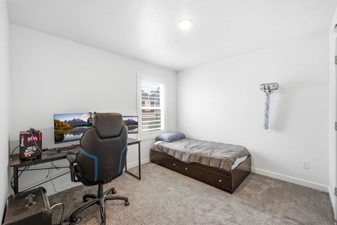 Tiny photo for 11594 S SKYWARD RD, South Jordan, UT 84009 (MLS # 2138326)