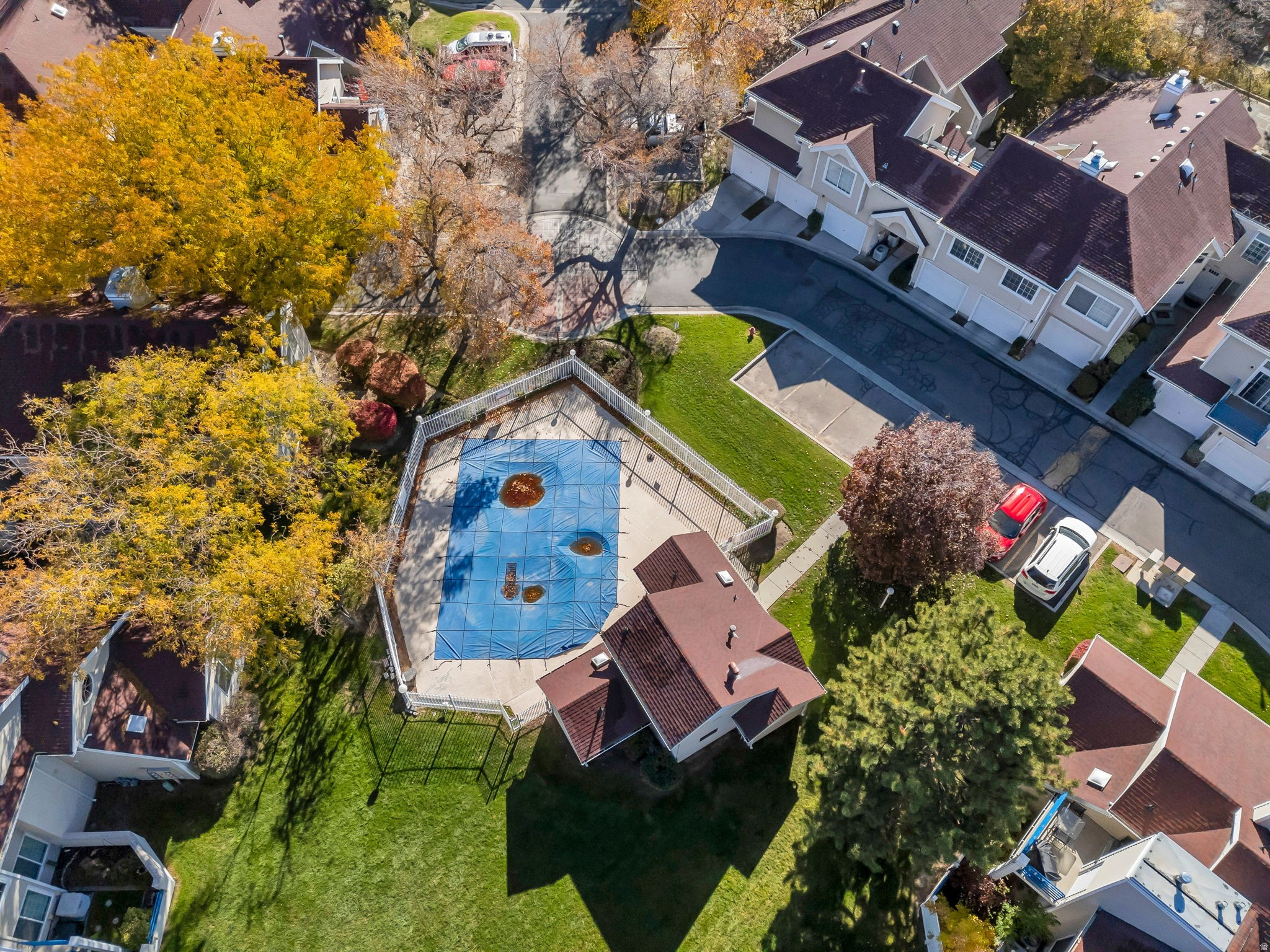 CROSSPOINT CONDOS - Residential