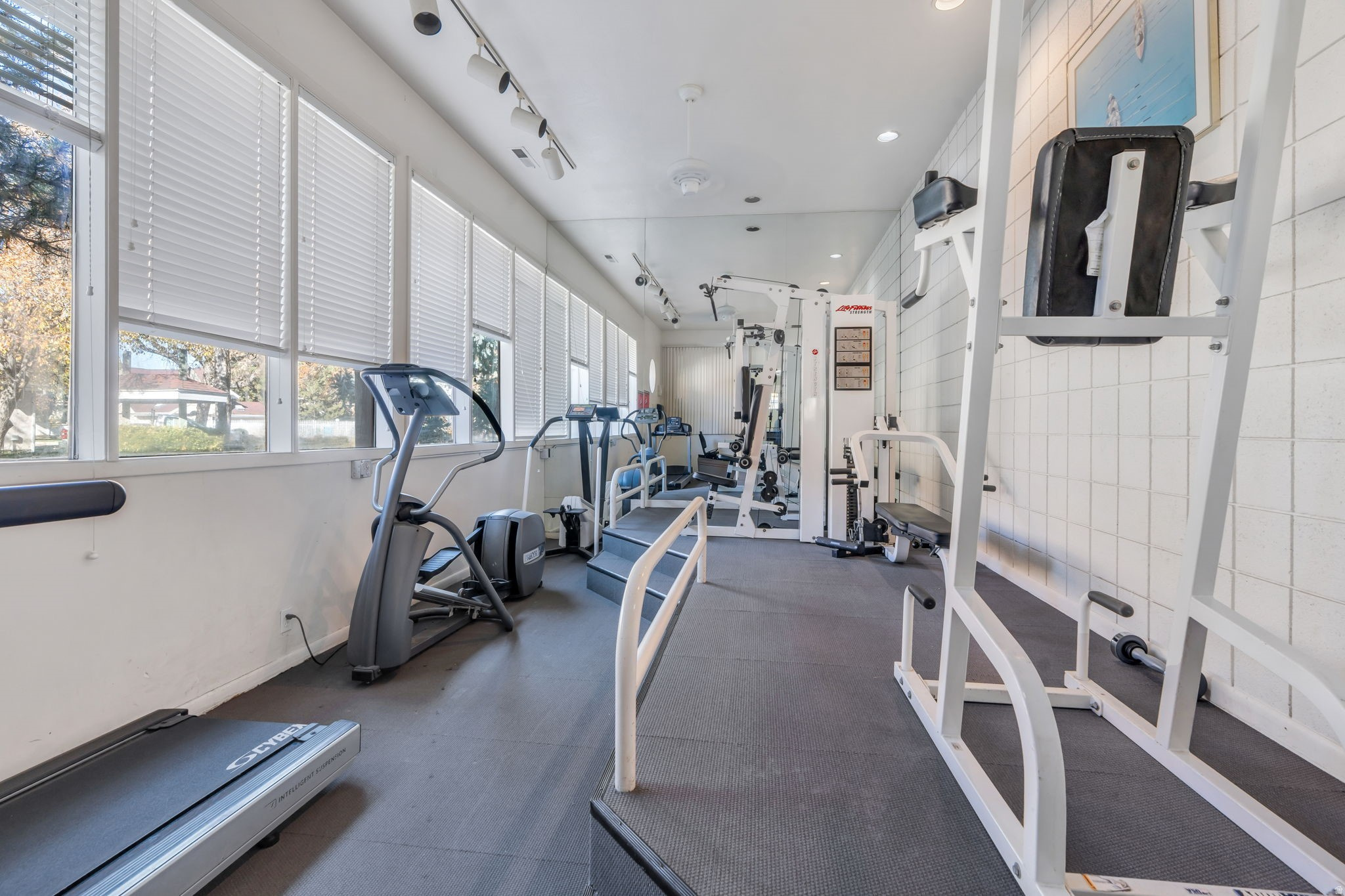 CROSSPOINT CONDOS - Residential