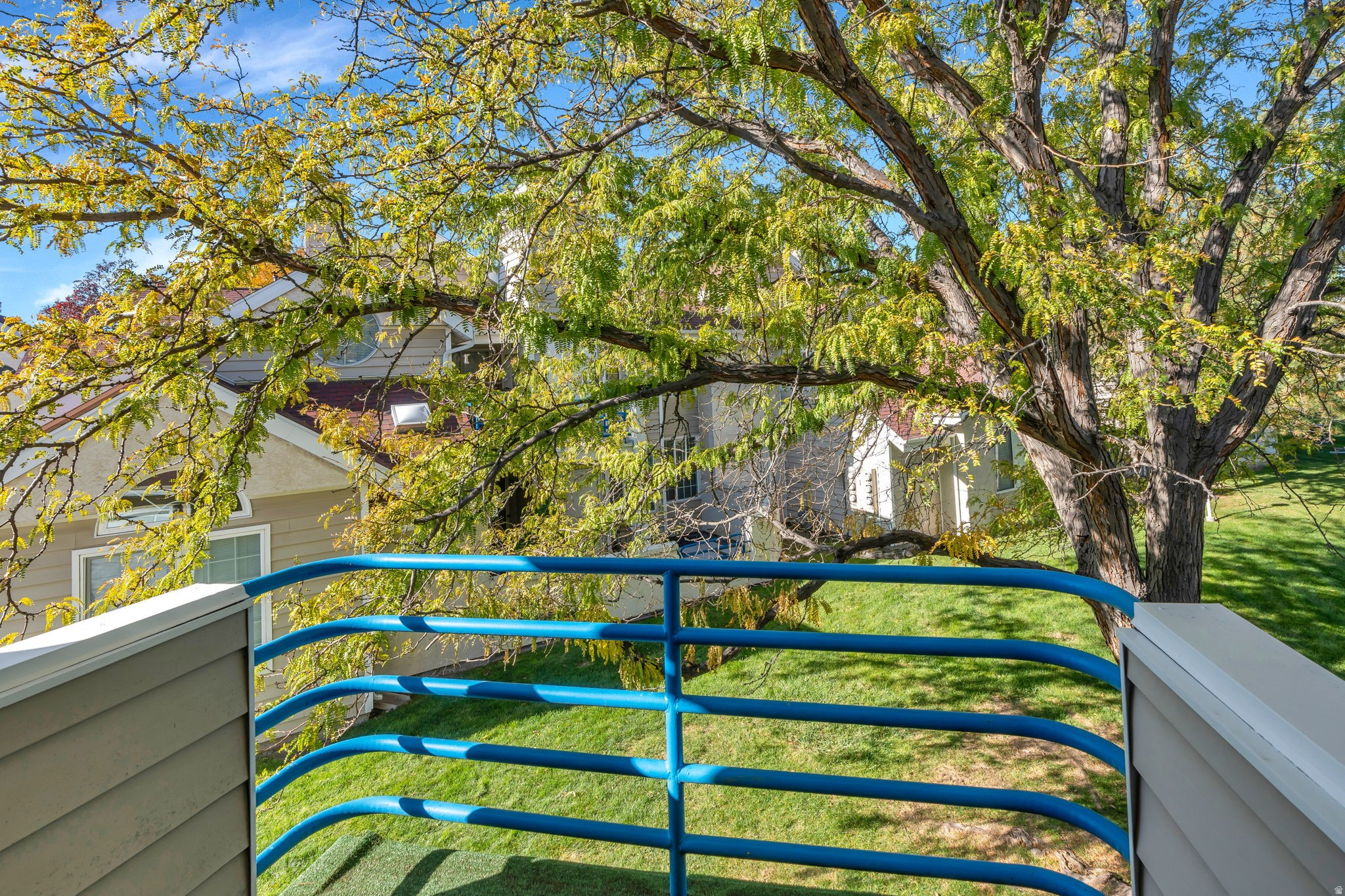 CROSSPOINT CONDOS - Residential