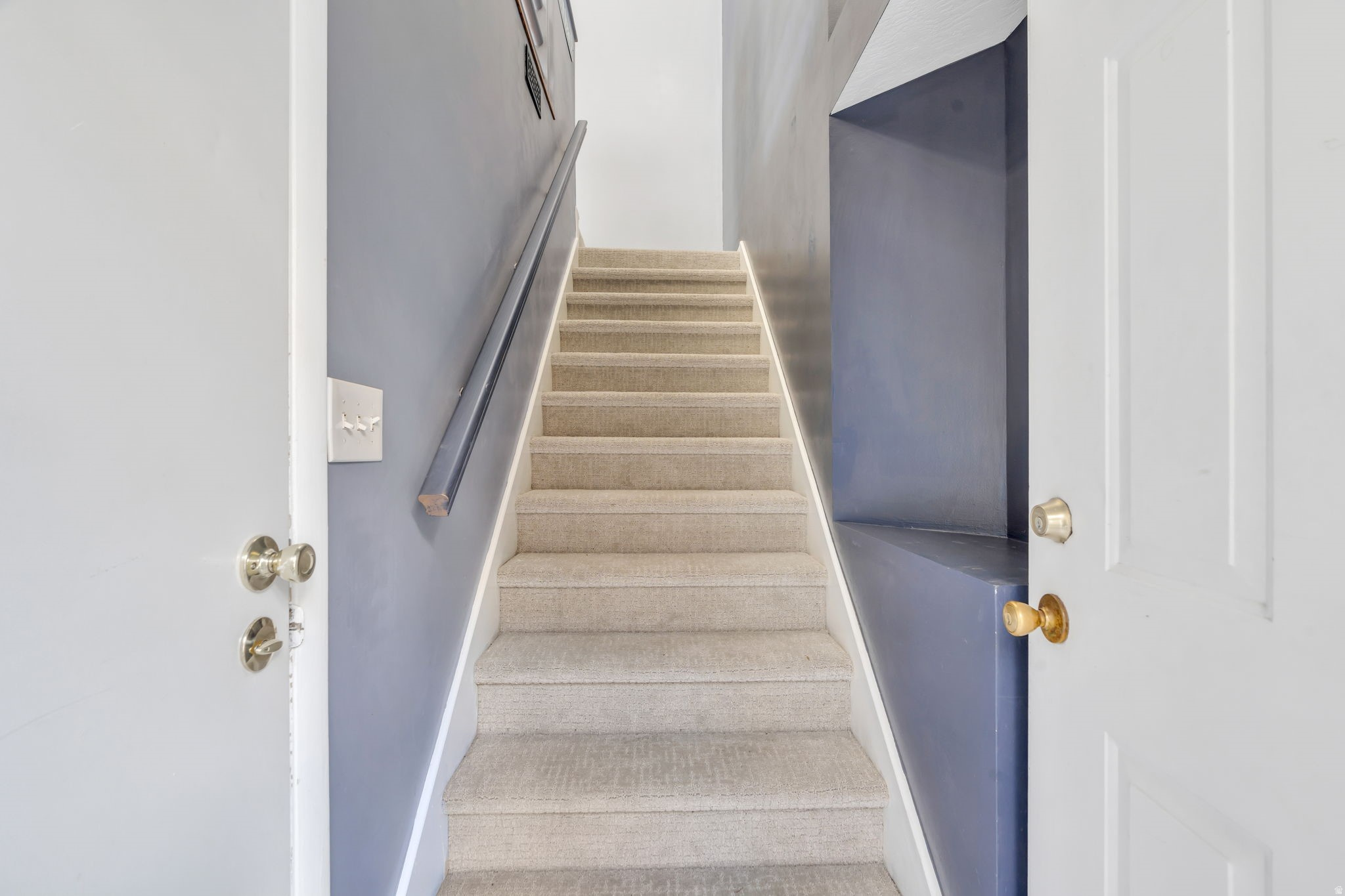 CROSSPOINT CONDOS - Residential