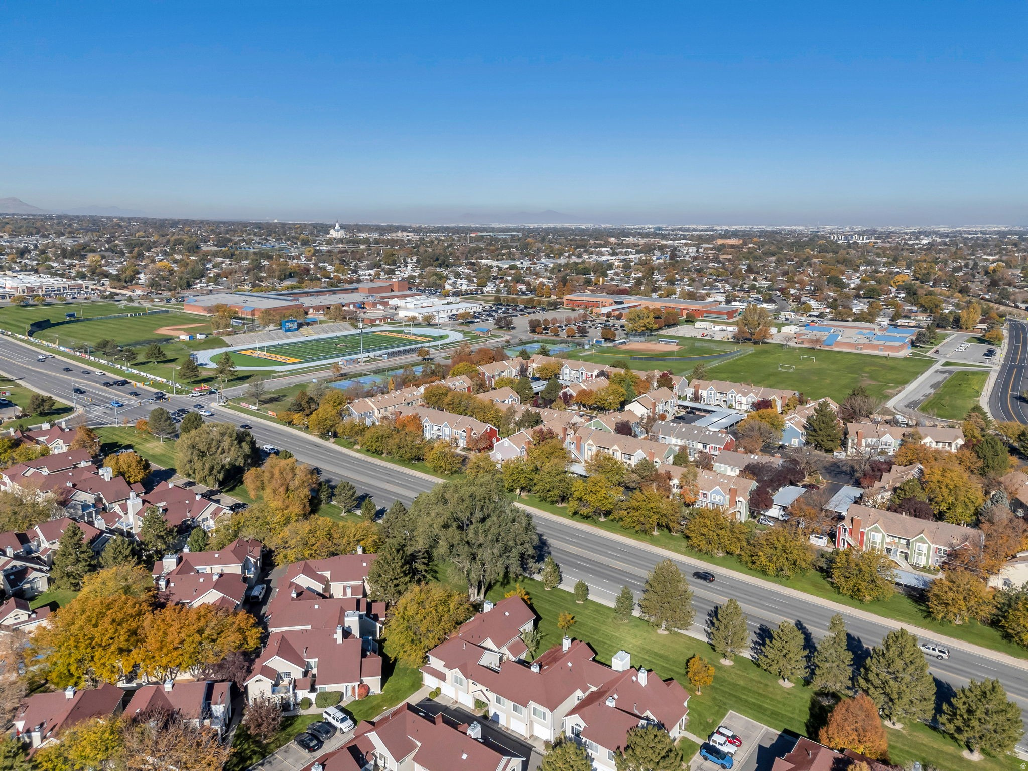 CROSSPOINT CONDOS - Residential