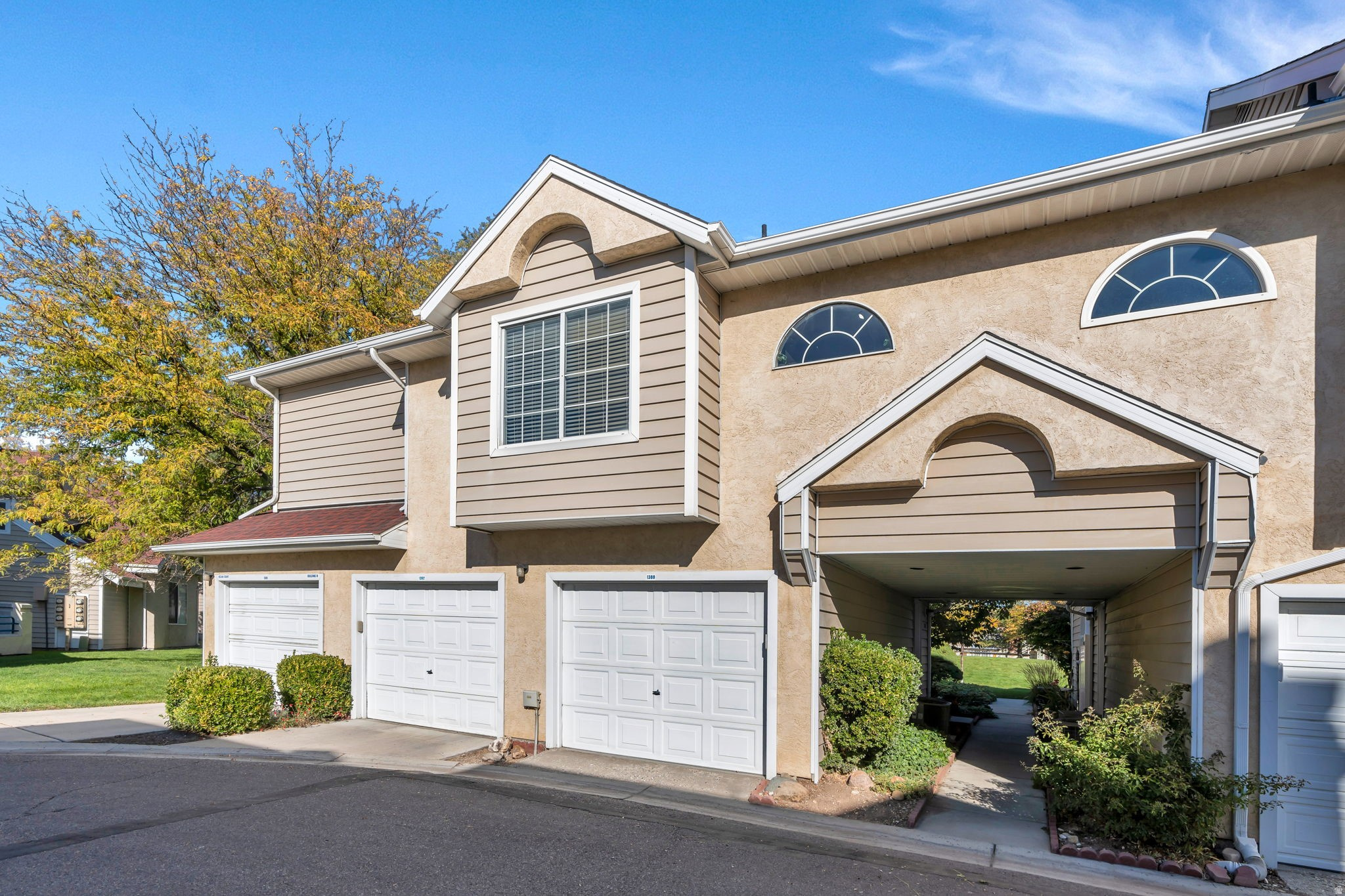 CROSSPOINT CONDOS - Residential