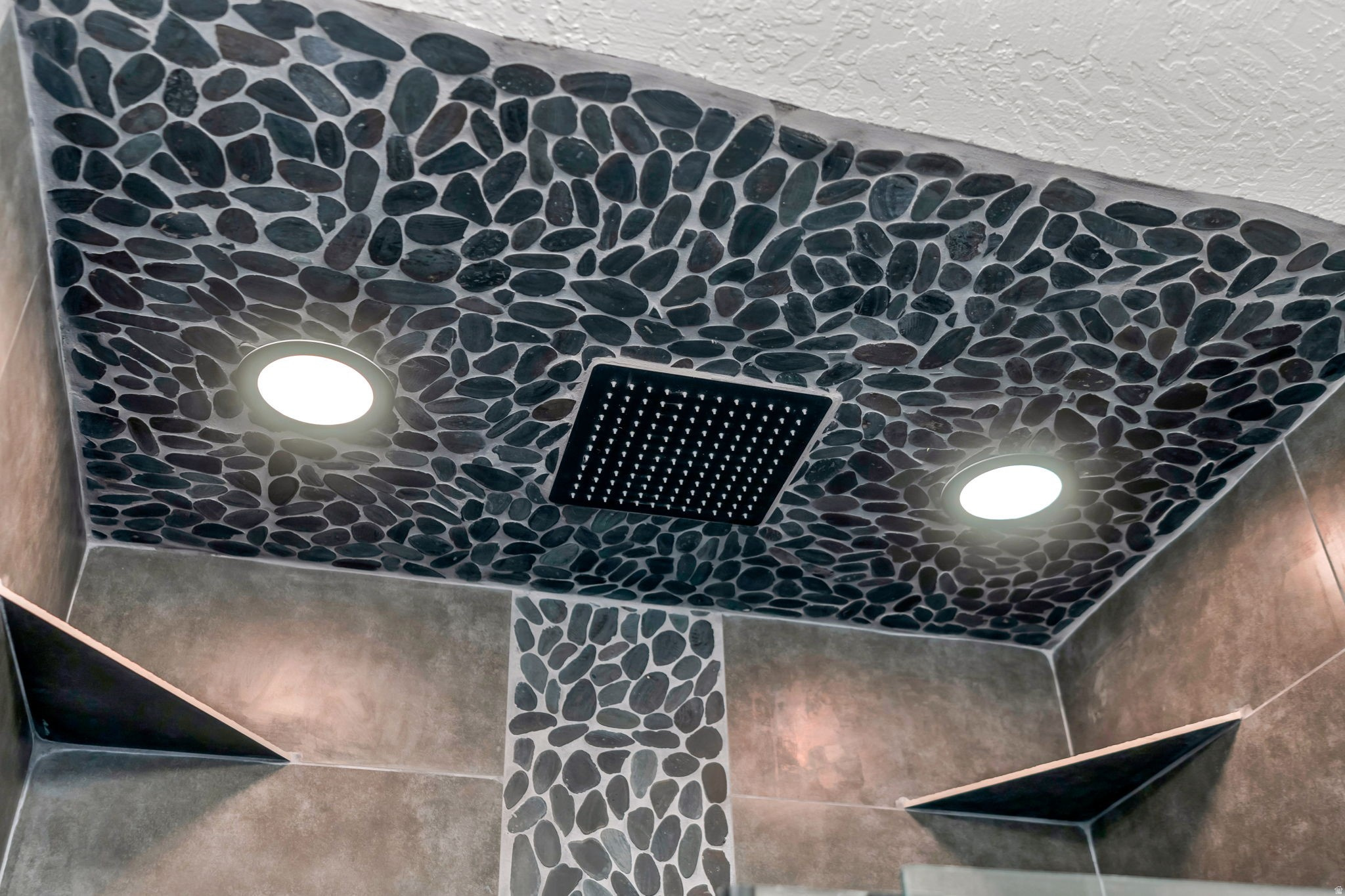 CROSSPOINT CONDOS - Residential