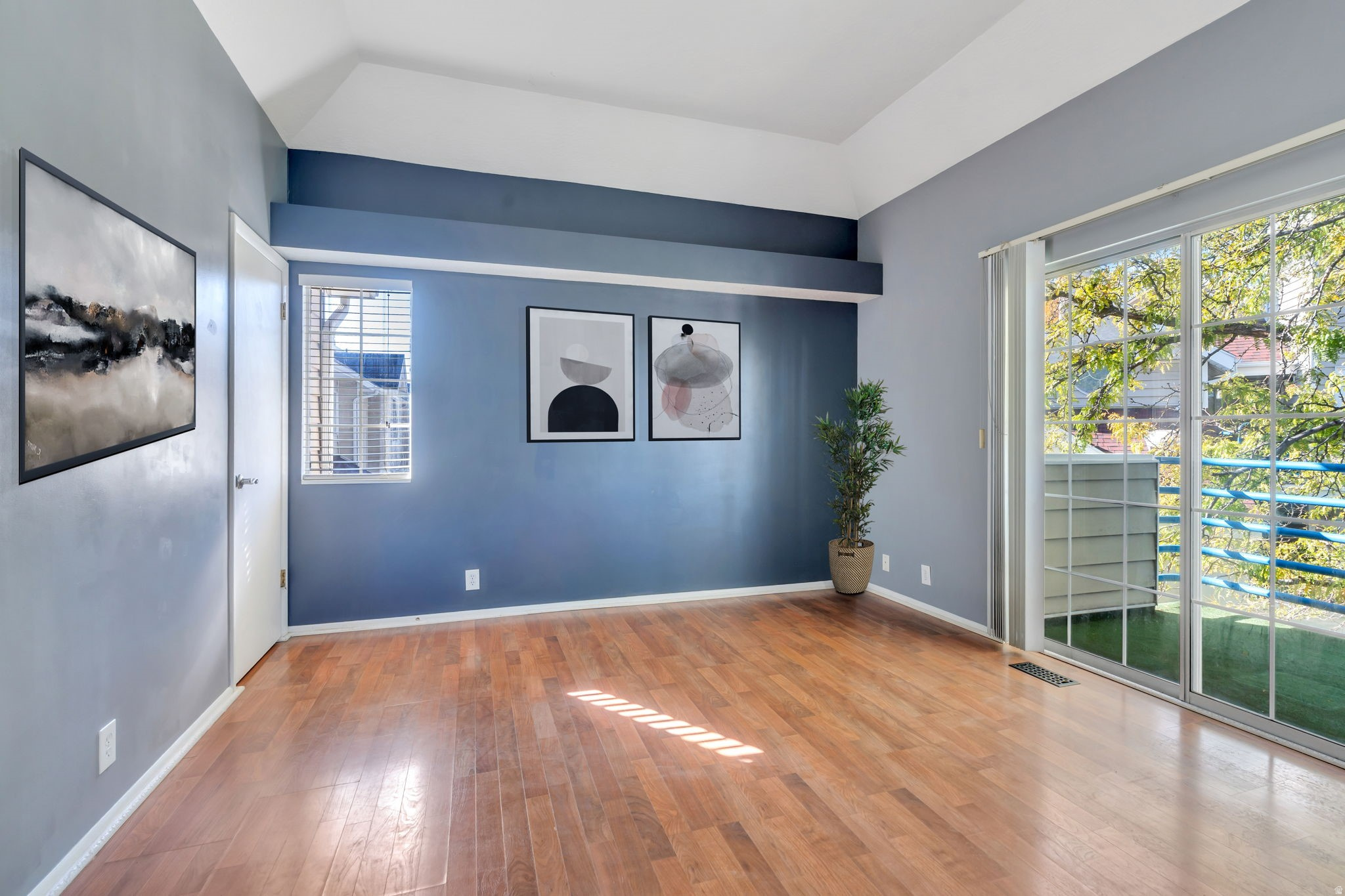 CROSSPOINT CONDOS - Residential