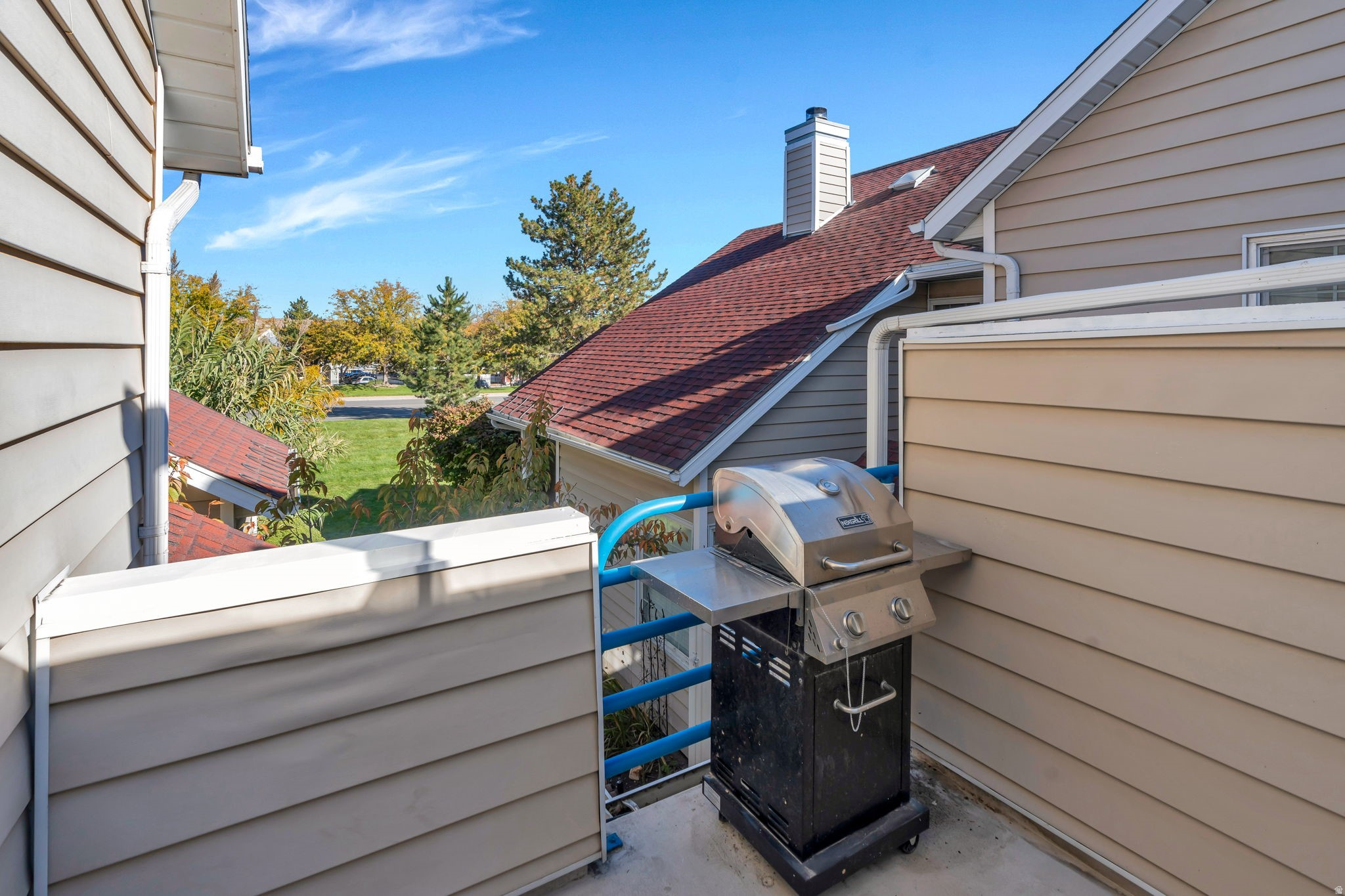 CROSSPOINT CONDOS - Residential