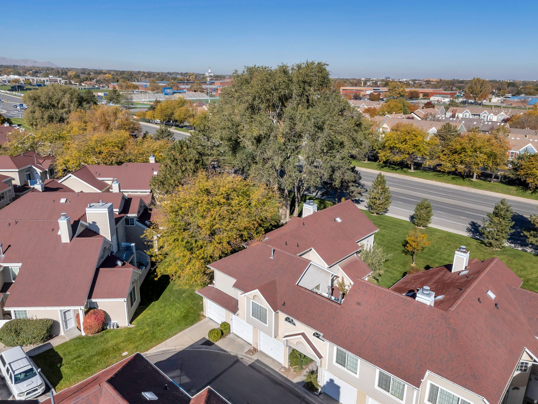 CROSSPOINT CONDOS - Residential