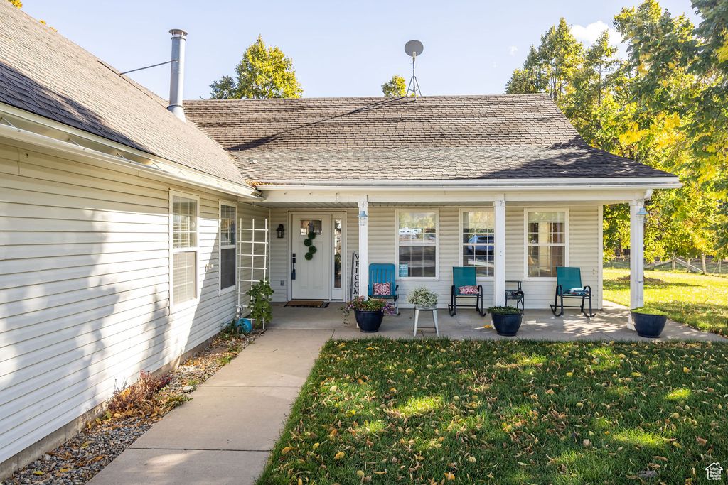 Photo of 883 E 11000 S, Avon, UT 84328 (MLS # 2118702)