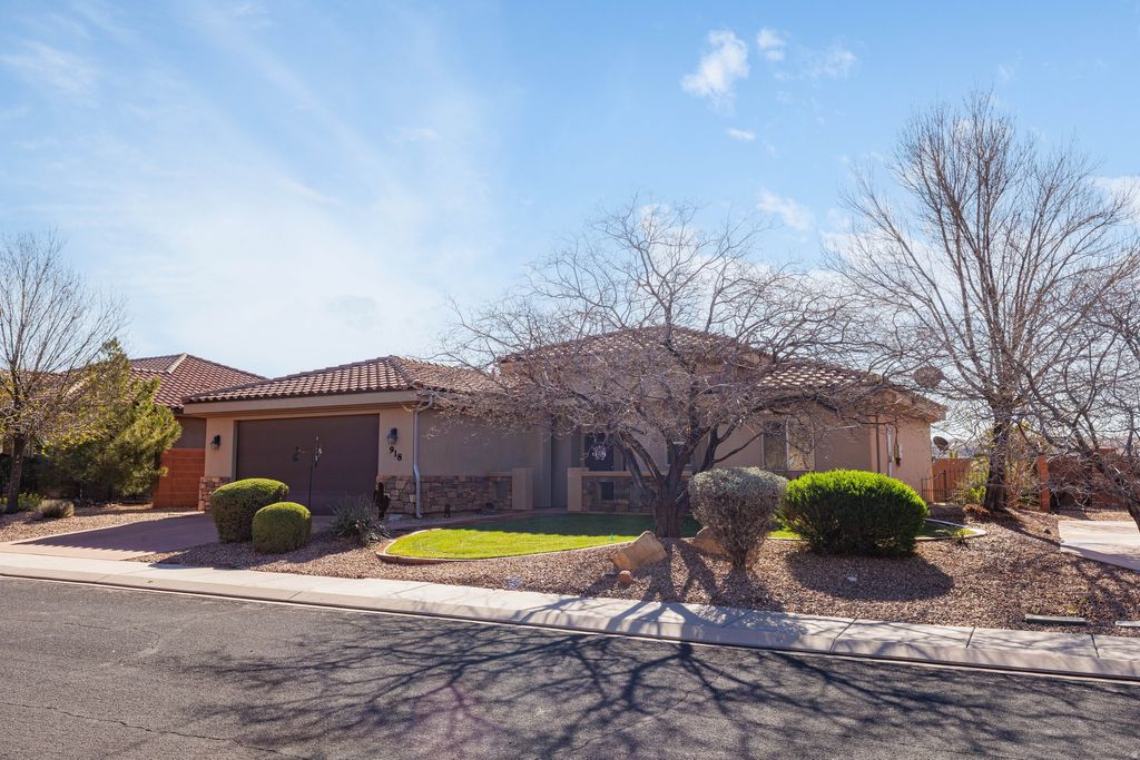 Photo of 918 N OCOTILLO DR, Washington, UT 84780 (MLS # 2143814)