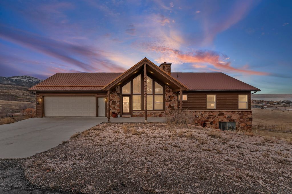 Photo of 495 W BUTTERCUP LN N, Garden City, UT 84028 (MLS # 2140522)